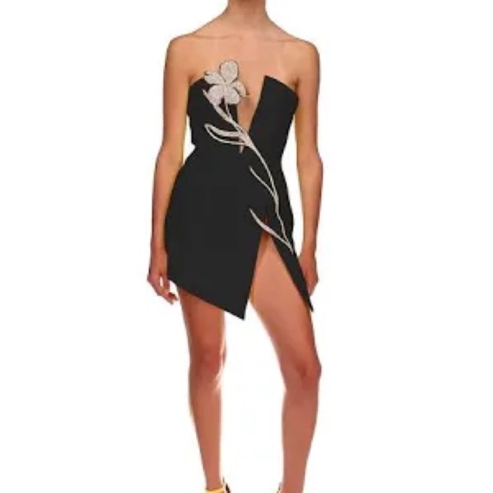 Elegant Black Strapless Dress with Floral Detail